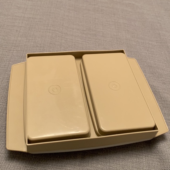 Tupperware Deviled Egg Container - Egg Holder Tan Color Base Good Condition - Picture 2 of 7